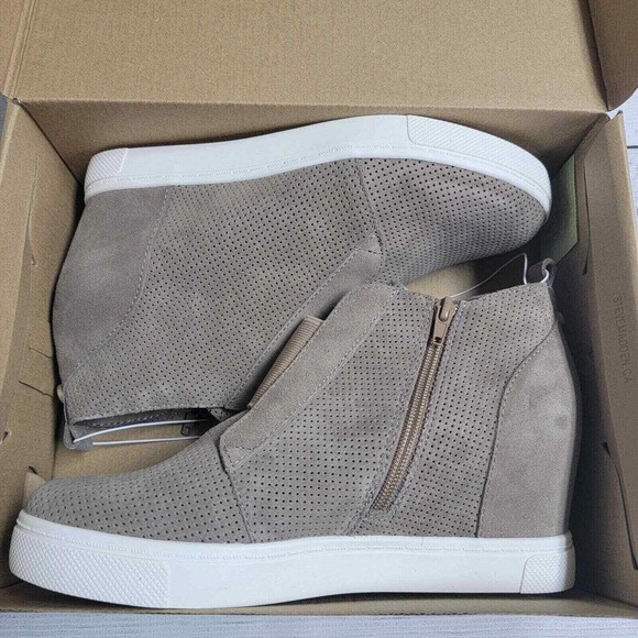 Steve Madden Hidden Wedge Sneaker Side Zipper Taupe Suede Women's Size 8 - Picture 5 of 8